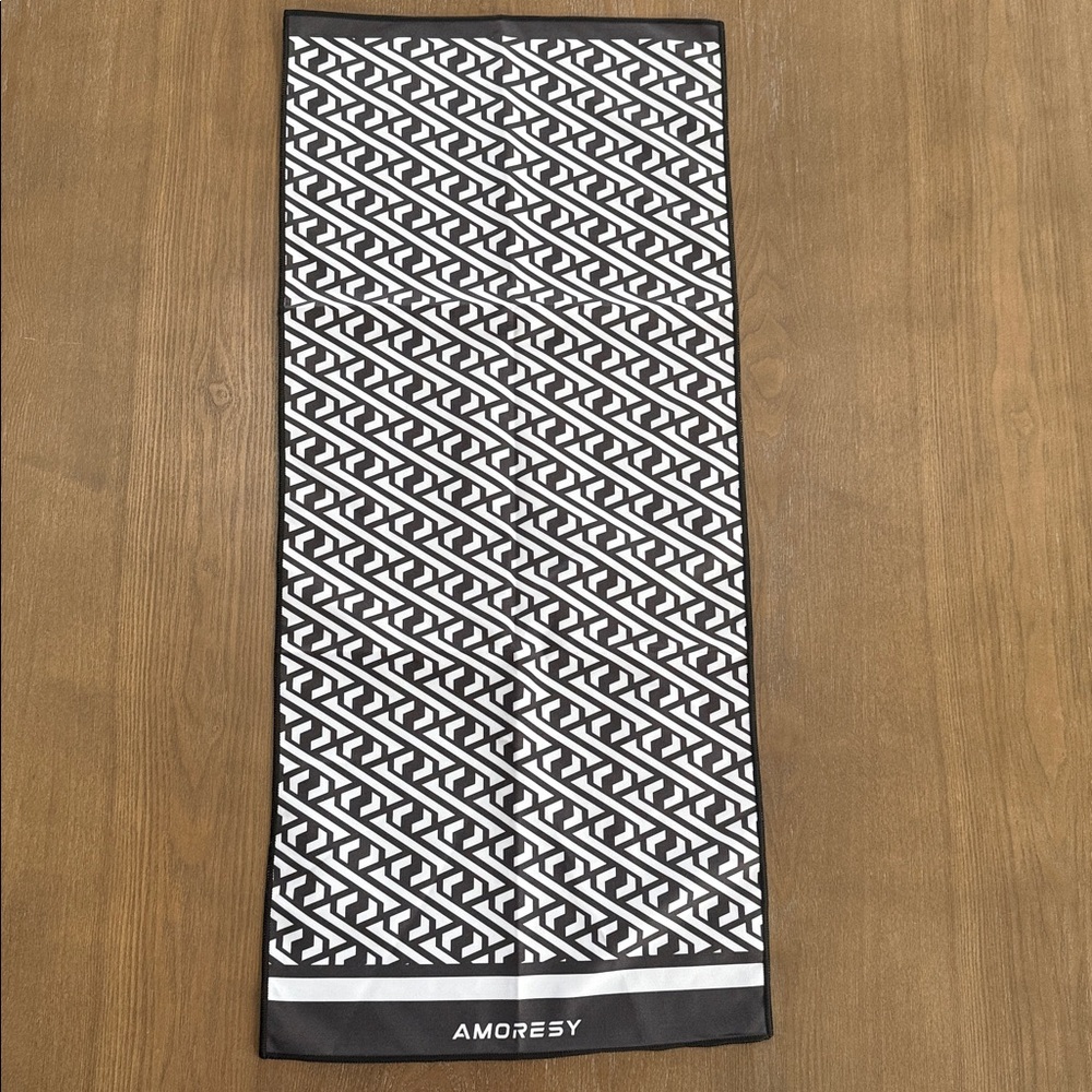 Amoresy Quick-Drying Microfiber Sports Towel NEW